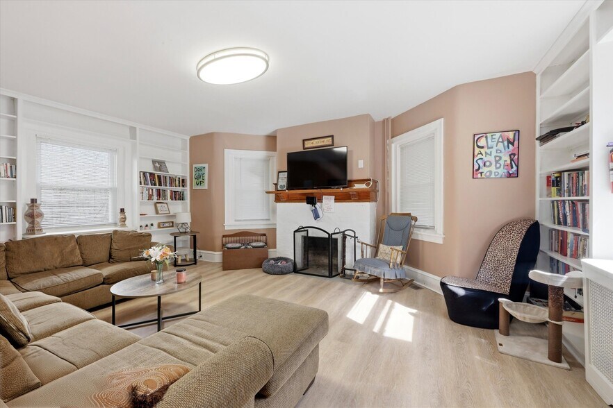 More Photos Of 24 W Stewart Ave, Lansdowne Specialty For Sale