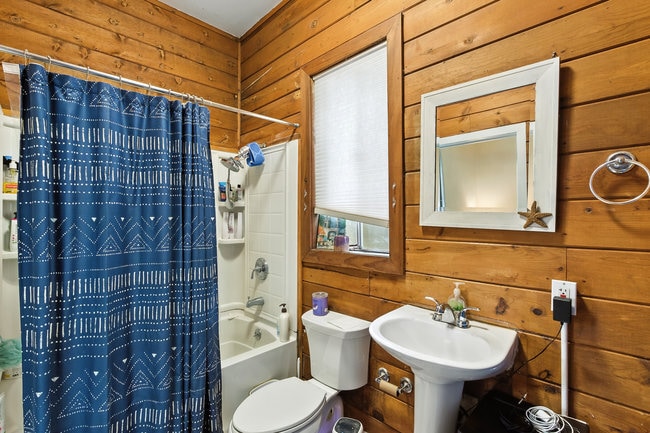 More Photos Of 575 Myrtle St, Half Moon Bay Apartments For Sale