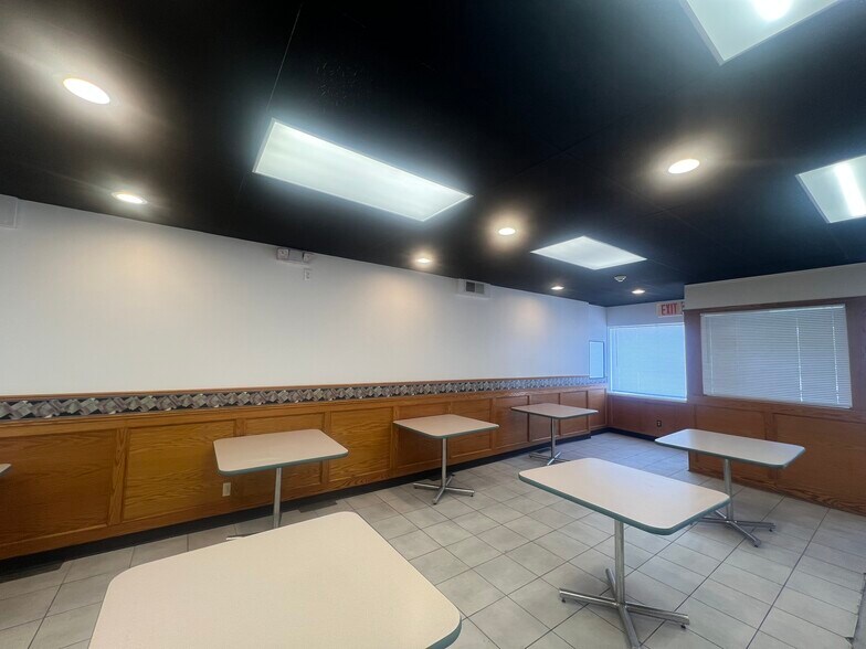 More Photos Of 1332 Lower Broadway, Schenectady Restaurant For Lease