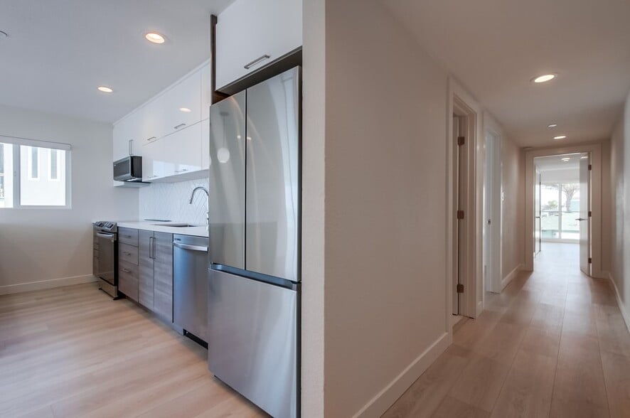 More Photos Of 3449 Ocean Front Walk, San Diego Apartments For Sale