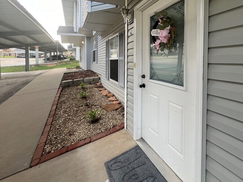 More Photos Of 24890 Scenic Dr, Waynesville Apartments For Sale