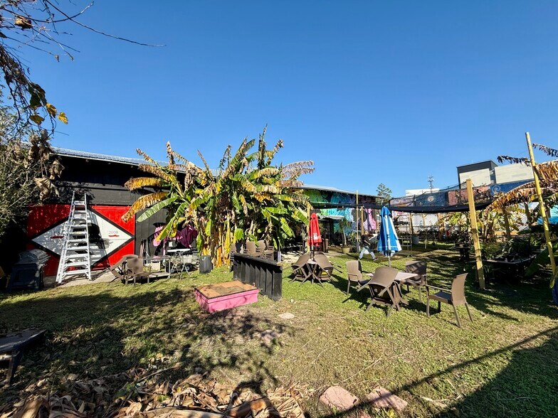 More Photos Of 609 Railroad Sq, Tallahassee Showroom For Sale