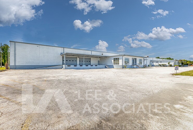 More Photos Of 3750 Bengert St, Orlando Warehouse For Lease
