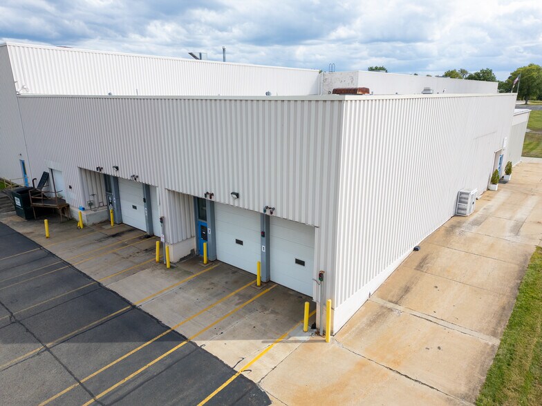More Photos Of 6800 N Chestnut St, Ravenna Warehouse For Sale