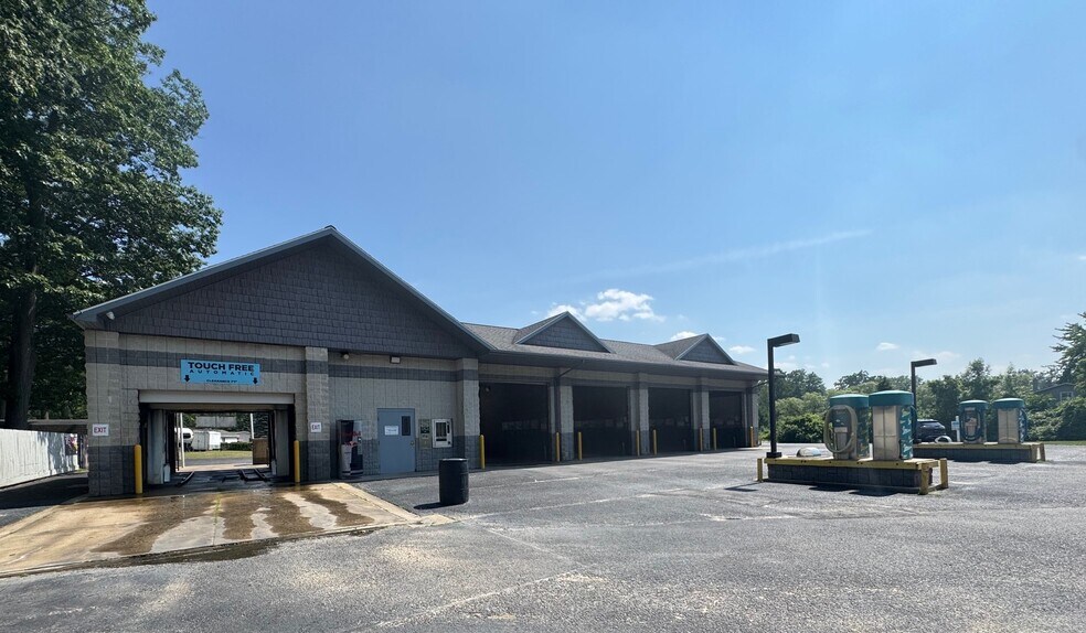 More Photos Of 225 W Houghton Lake Dr, Prudenville Carwash For Sale