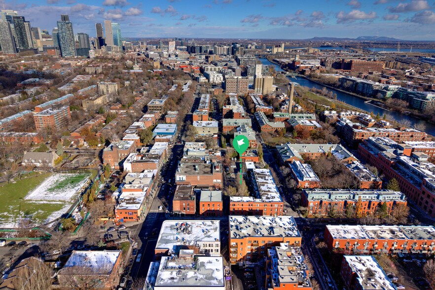 More Photos Of 2487 Rue Duvernay, Montréal Land For Sale