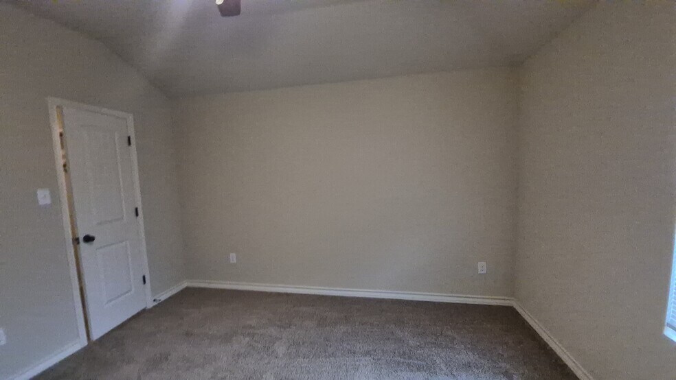 More Photos Of 6866 Lakeview Dr, San Antonio Multifamily For Sale