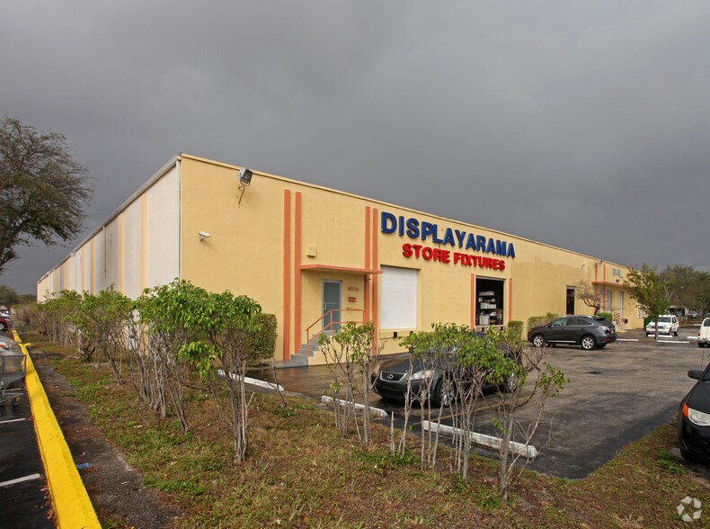 More Photos Of 4000-4010 N 28th Ter, Hollywood Warehouse For Lease