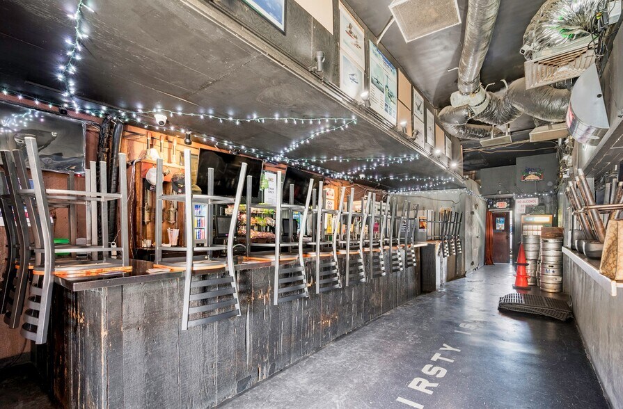 More Photos Of 4317 E Carson St, Long Beach Storefront For Sale