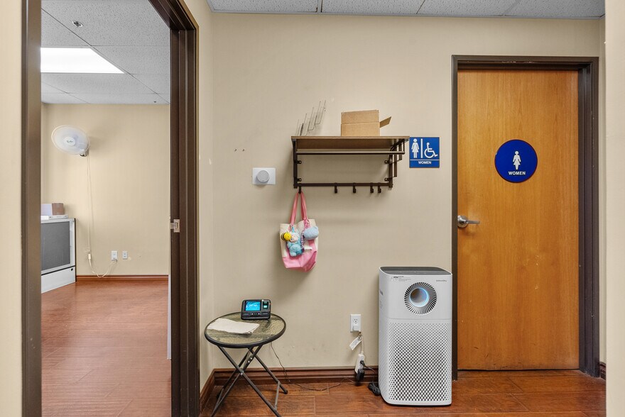 More Photos Of 28041 Smyth Dr, Valencia Light Manufacturing For Lease