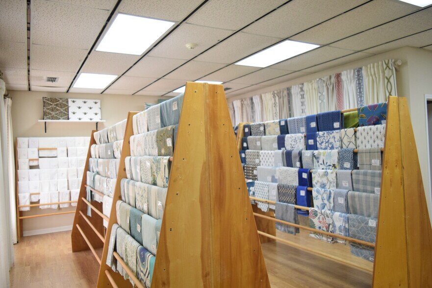 More Photos Of 2426 Spruce St, Montgomery Freestanding For Sale