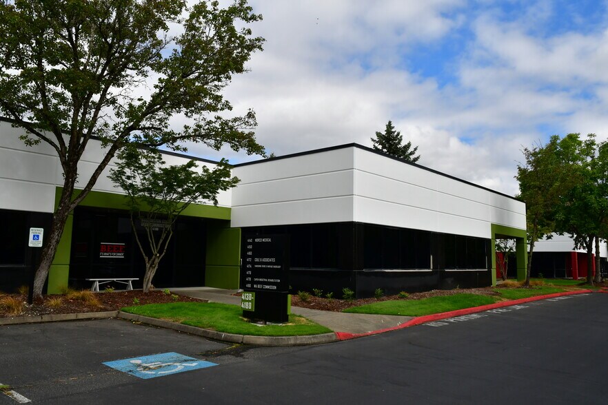 More Photos Of 401-421 SW 41st St, Renton Unknown For Lease