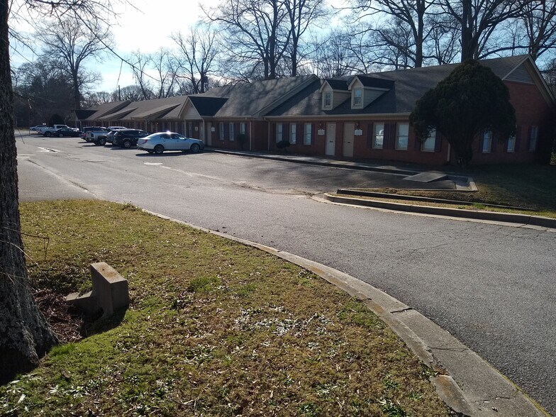 More Photos Of 118 North Ave, Jonesboro Office For Lease