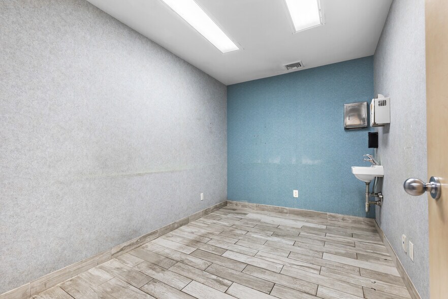 More Photos Of 297 16th Ave, Newark Land For Sale