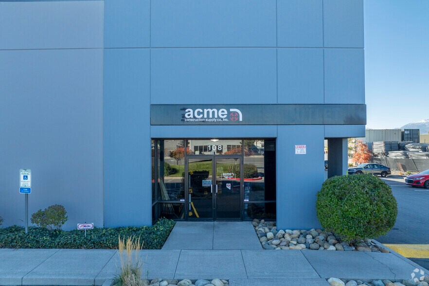 More Photos Of 605 Glendale Ave, Sparks Warehouse For Lease