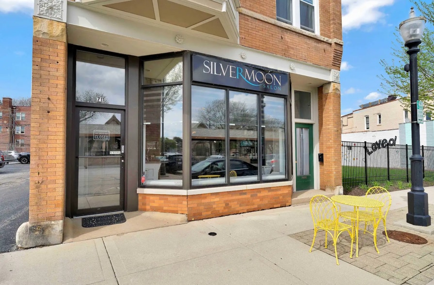 More Photos Of 711 W Hillgrove Ave, La Grange Storefront Retail Residential For Sale