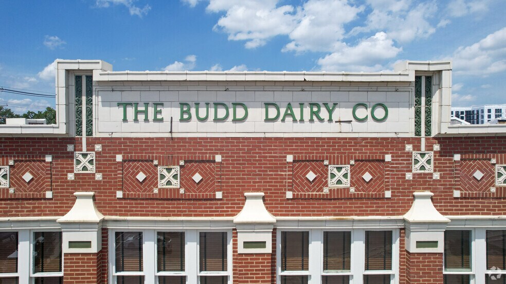 More Photos Of 1086 N 4th St, Columbus Office For Lease