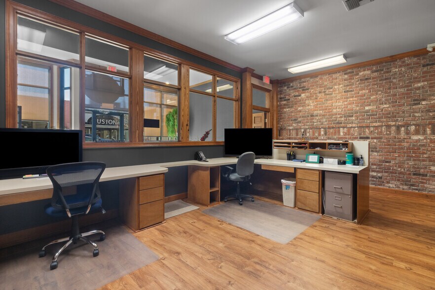 More Photos Of 103 E Main St, New Iberia Loft Creative Space For Sale