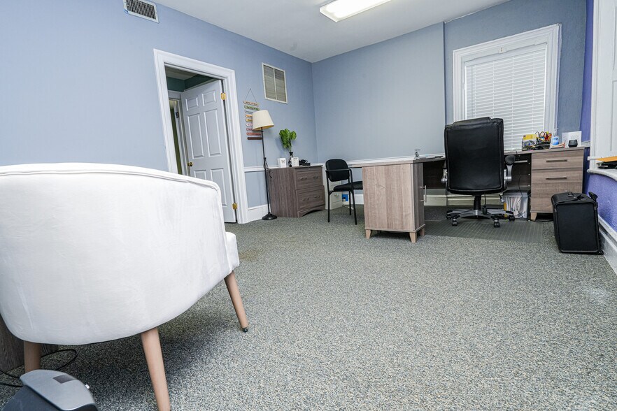 More Photos Of 12-19 River Rd, Fair Lawn Office For Sale