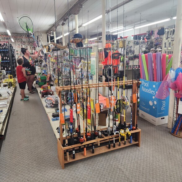 More Photos Of 104 S Main St, Evart Storefront For Sale