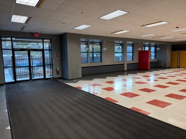 More Photos Of 1720 E Primrose St, Springfield Office For Lease