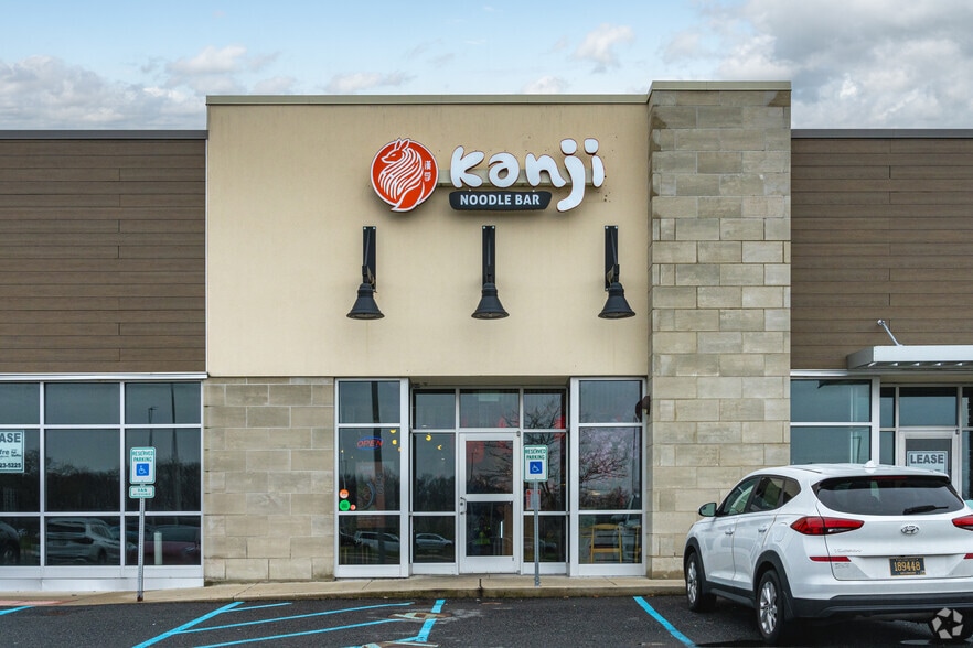 More Photos Of 10-101 Geoffrey Dr, Newark Unknown For Lease