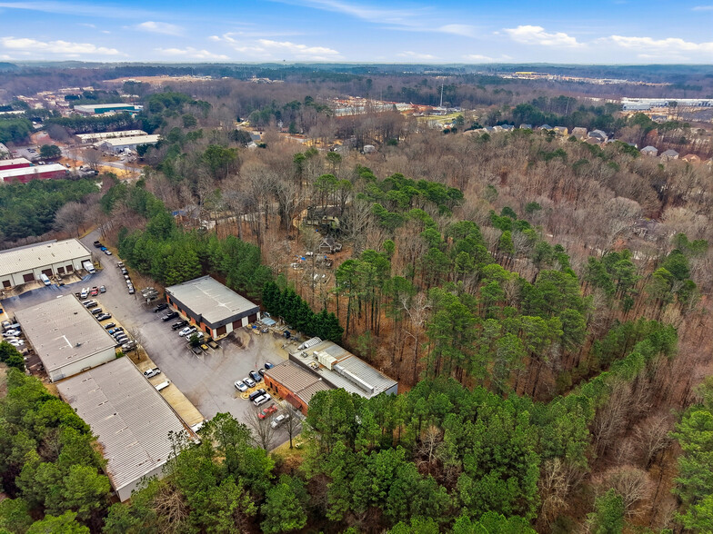 More Photos Of 6190 Parkway North Dr, Cumming Light Distribution For Sale