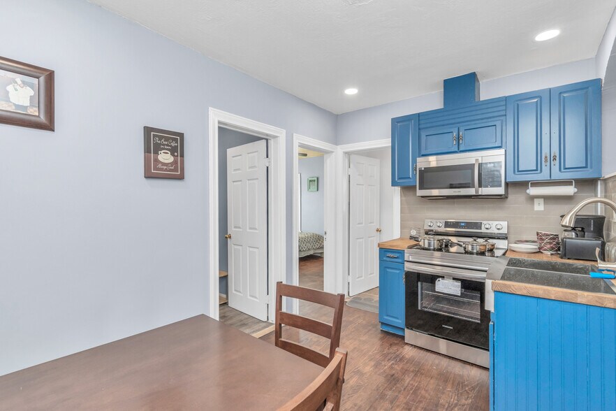 More Photos Of 915 8th St, Galveston Apartments For Sale