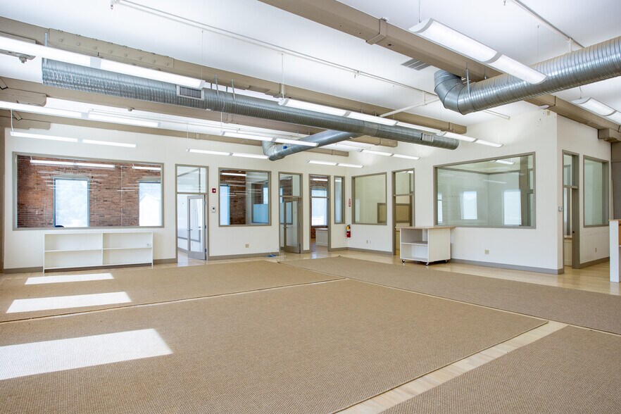 More Photos Of 125 Pecks Rd, Pittsfield Warehouse For Sale