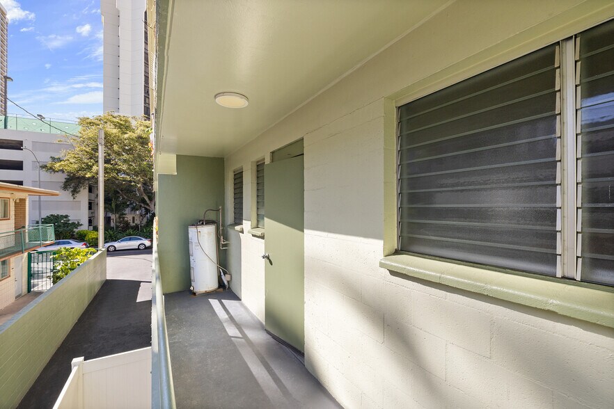 More Photos Of 287 Wai Nani Way, Honolulu Apartments For Sale