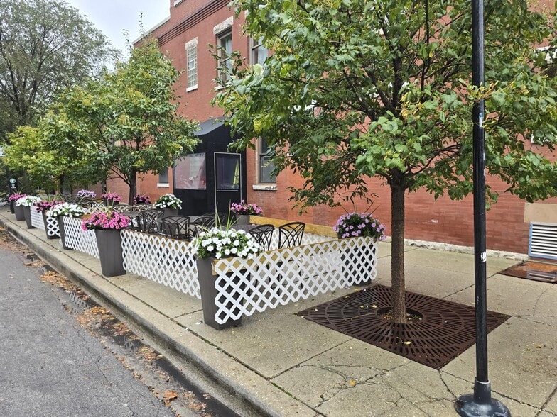 More Photos Of 4263 Lincoln Ave, Chicago Restaurant For Lease