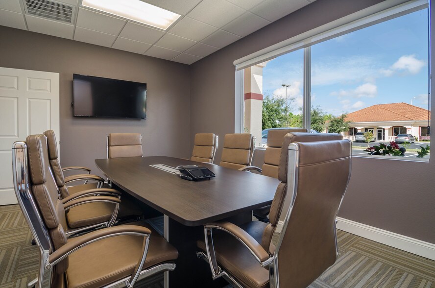 More Photos Of 4960-4962 Royal Gulf Cir, Fort Myers Medical For Lease