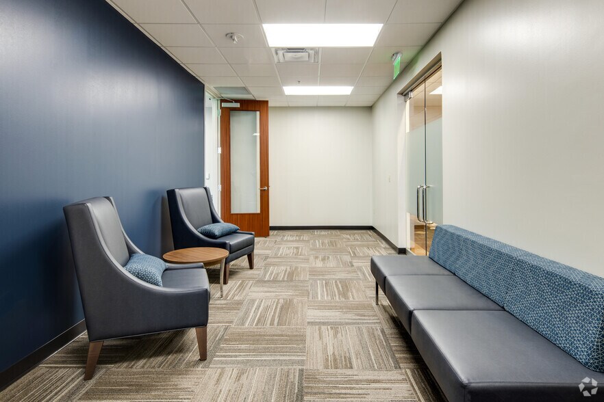 More Photos Of 800 N Magnolia Ave, Orlando Office For Lease