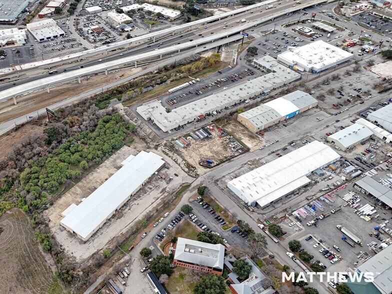 More Photos Of 4354 Industrial Center, San Antonio Light Manufacturing For Sale