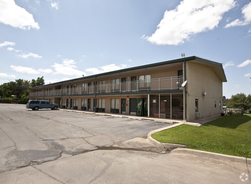More Photos Of 5405 N Lincoln Blvd, Oklahoma City Hotel For Sale