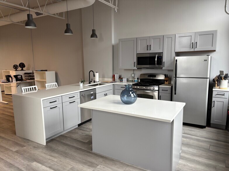 More Photos Of 1826 Chouteau Ave, Saint Louis Loft Creative Space For Sale