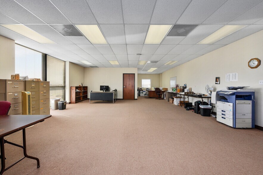 More Photos Of 165 Tecon Cv, Buda Warehouse For Lease