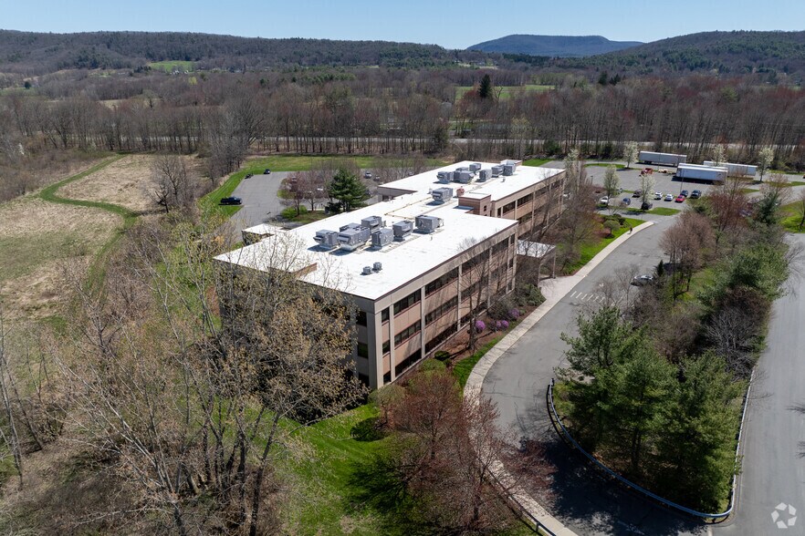 More Photos Of 16 Yankee Candle Way, South Deerfield Medical For Lease