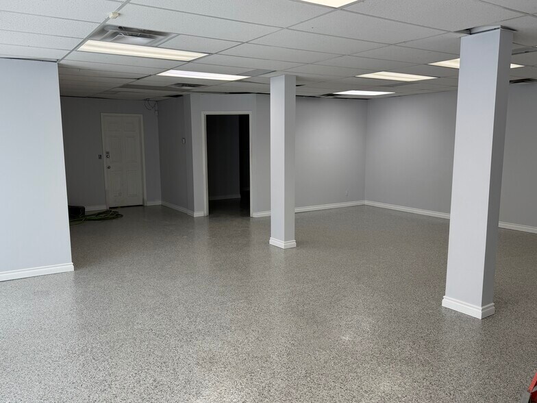 More Photos Of 129 Seneca Rd, Sherwood Park Flex For Lease