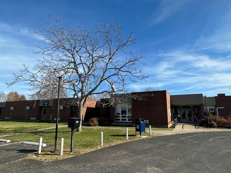 More Photos Of 9050 New Jackson Hwy, Magnolia Storefront Retail Office For Lease