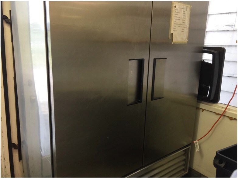 More Photos Of 8556 Macon Rd, Cordova Restaurant For Sale