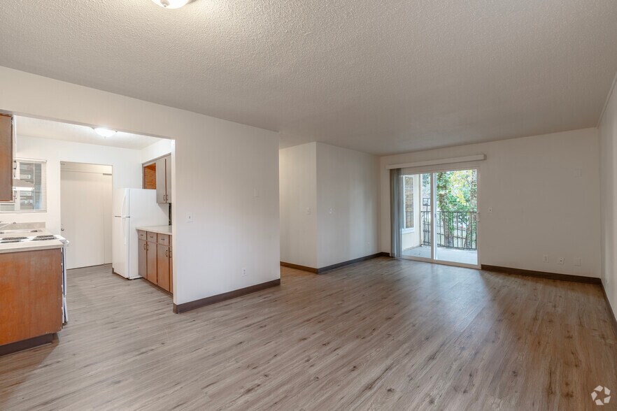 More Photos Of 4082 Commercial St SE, Salem Apartments For Sale
