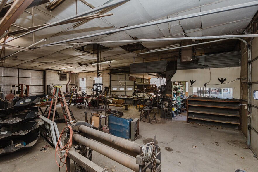 More Photos Of 410 N Commercial Ave, Sedgwick Storefront For Sale