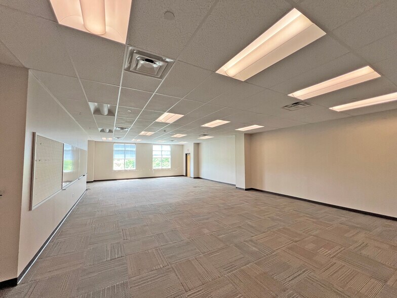 More Photos Of 200 Campbell Dr, Willingboro Office For Lease