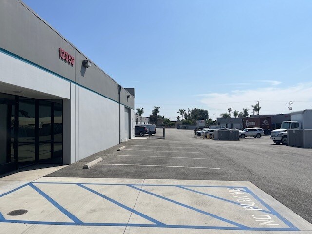 More Photos Of 12352-12358 E Barringer St, South El Monte Manufacturing For Lease