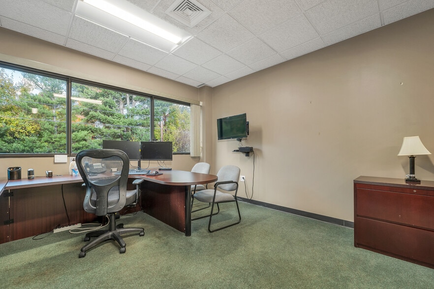 More Photos Of 231a Sutton Street, North Andover Office For Sale