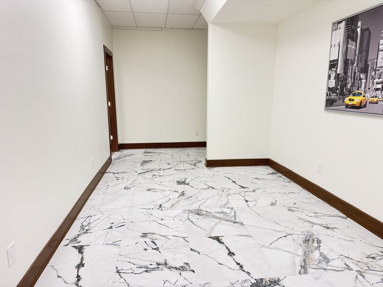 More Photos Of 8421 Baymeadows Way, Jacksonville Loft Creative Space For Lease