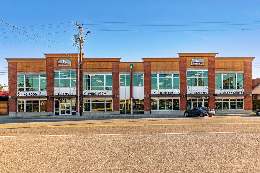 More Photos Of 916 W Division St, Mount Vernon General Retail For Sale