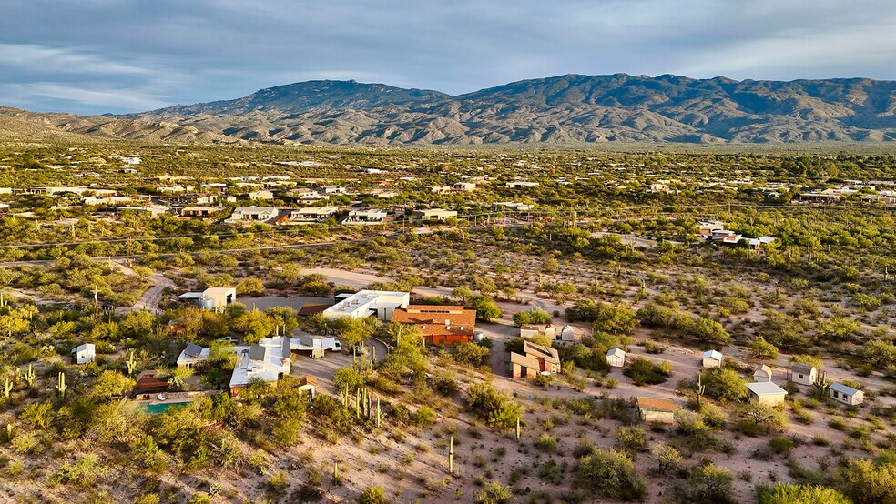 More Photos Of 2751 N Soldier Trl, Tucson Specialty For Sale
