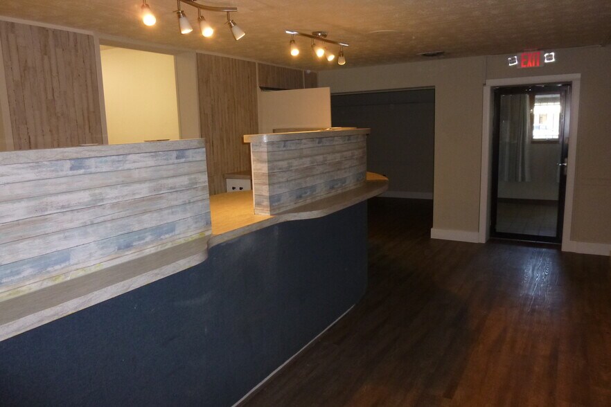 More Photos Of 1209 Wilcox Expy, Kingsport Healthcare For Lease